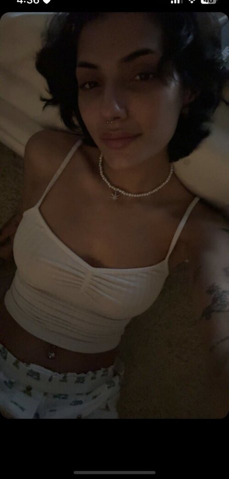 noordabashh model adult picture