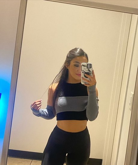 Roxanne Perez pornstar art gallery