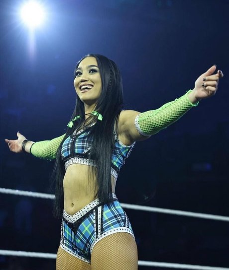 Roxanne Perez art model img