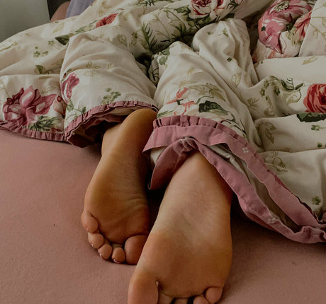 feetloretta star high quality images