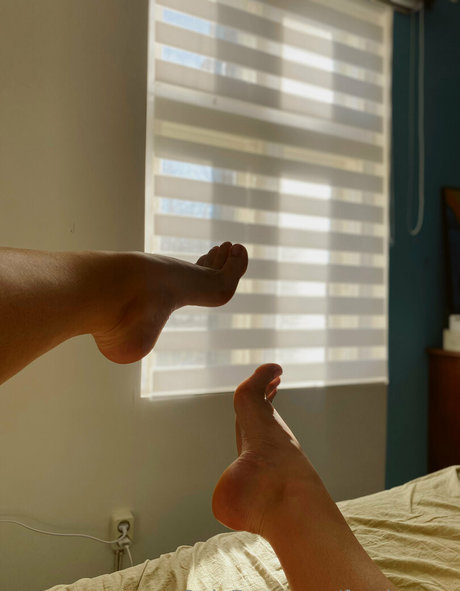 feetloretta art model archive