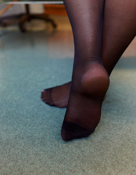 feetloretta hot star pictures