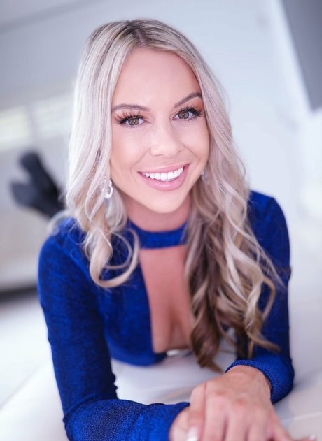 Summer Vixen pornstar xxx img