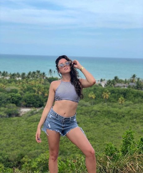 CamilotaXP model high quality picture