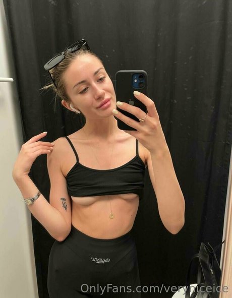 veryniceice model nice pics