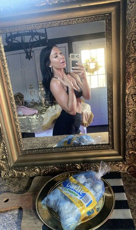 queenofthedollhouse erotic star pictures