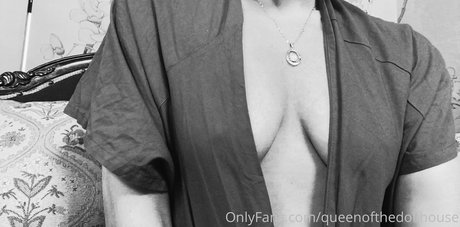 queenofthedollhouse Profile pic