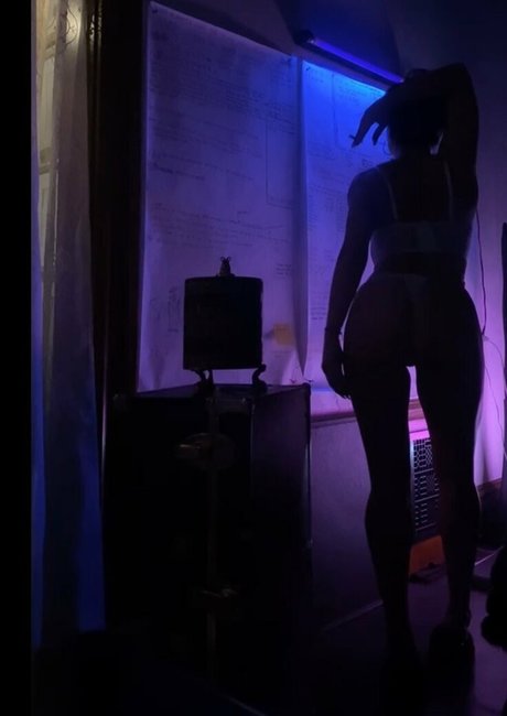 queenofthedollhouse pornstar art galleries