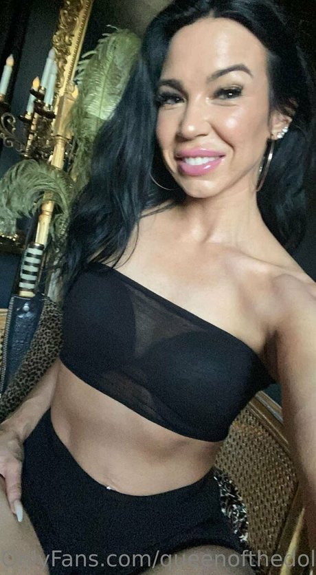 queenofthedollhouse porn model img