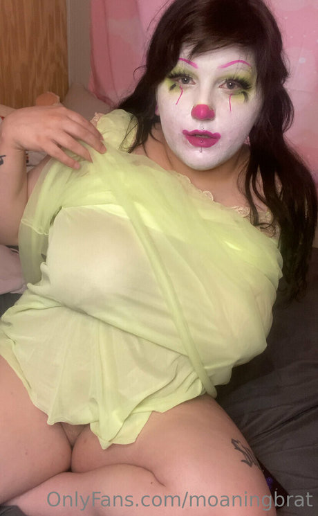 moaningbrat art star photos