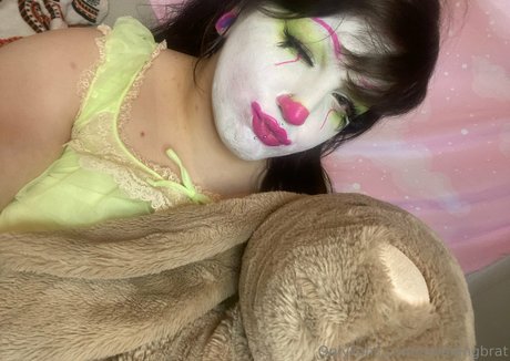 moaningbrat star adult pic