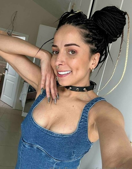 jencobriza model perfect pictures