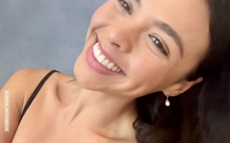 Vanessa Bauer star erotic pics