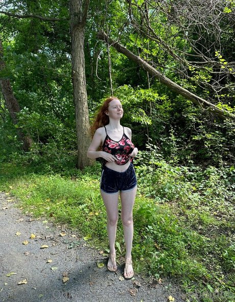 Cherrylovebombb model sexy image