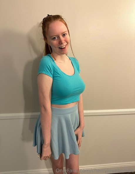 Cherrylovebombb hot pornstar pic