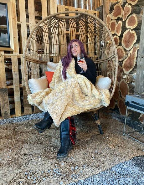 Slyvampyre beautiful model photos