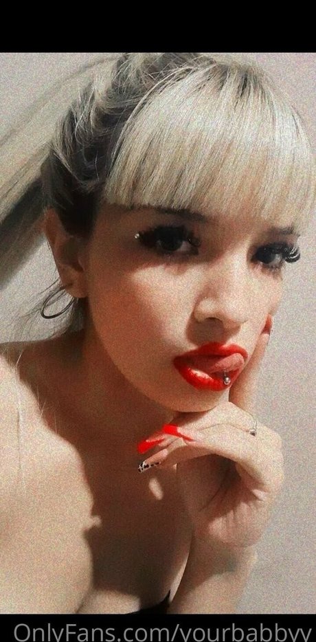 yourbabbyy sexy model images