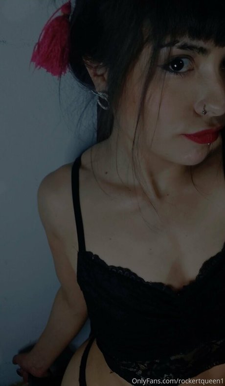 rockertqueen1 star erotic picture