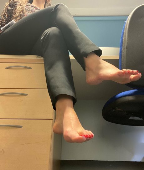 solearchfeet nice actress pic