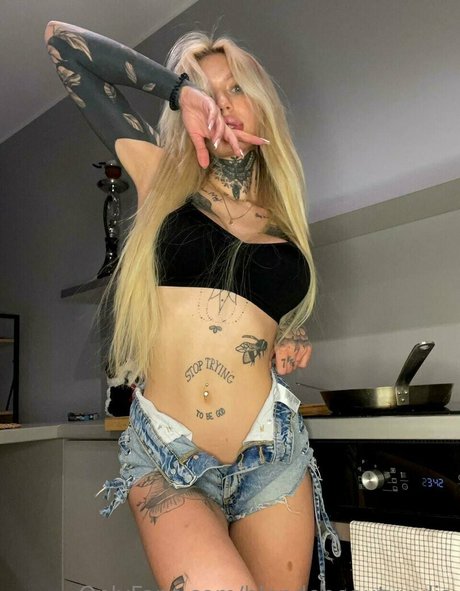 nikolnatuniewicz porn actress photos