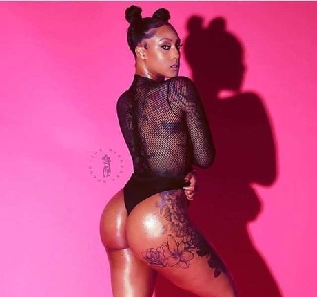 Mizz Twerksum pornstar perfect archive