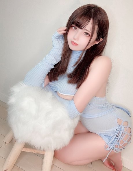 Uri11 27 star nudes photo