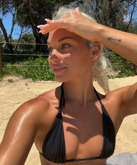 Desree Barnes free model gallery