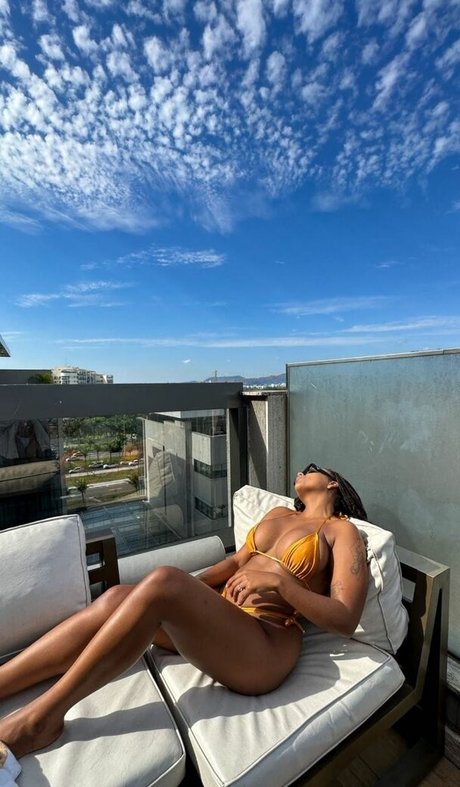 Flaviane Vasconcelos hot actress pictures