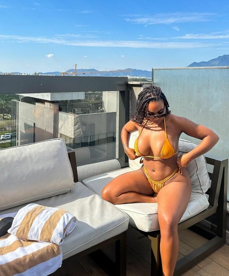 Flaviane Vasconcelos hd actress picture