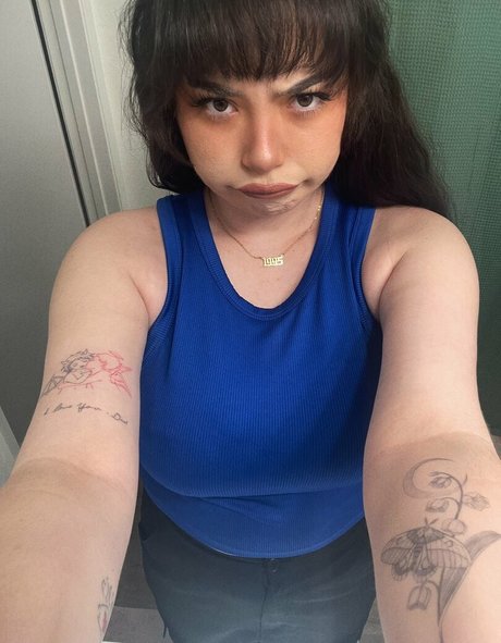 Jazziiraw model naked picture