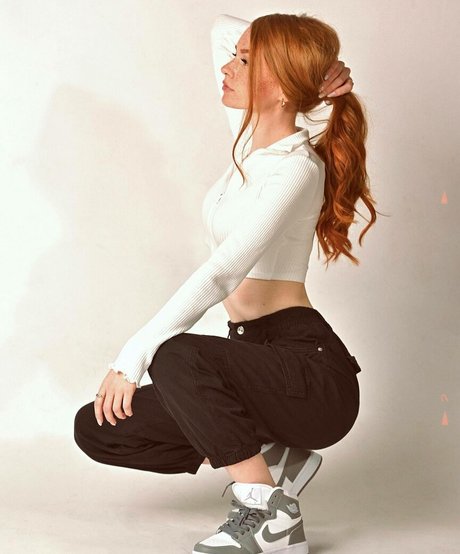 Larissa Opitz adult model picture