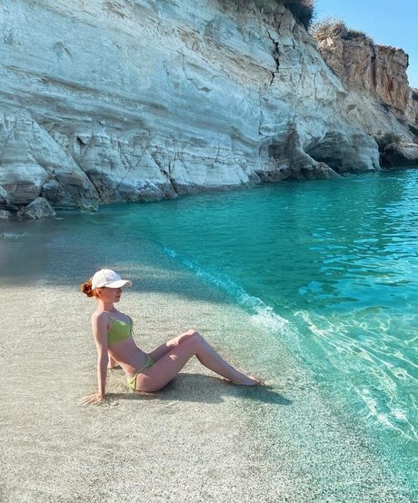 Larissa Opitz adult model galleries