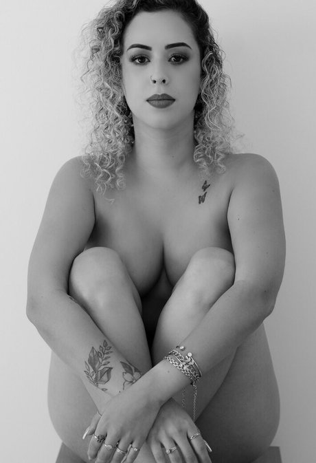 thaylanasales hot star img