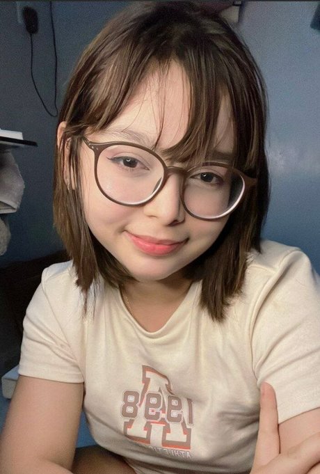 Sarah Carvalho pretty actress gallery