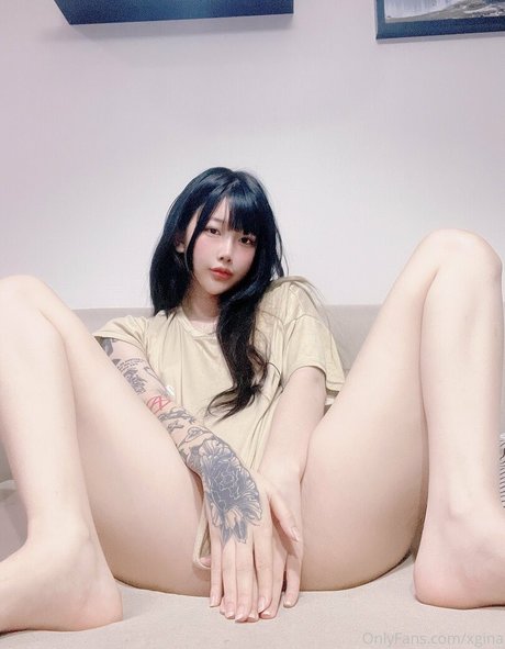 Xgina porn model picture