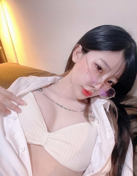 Xgina nudes model gallery