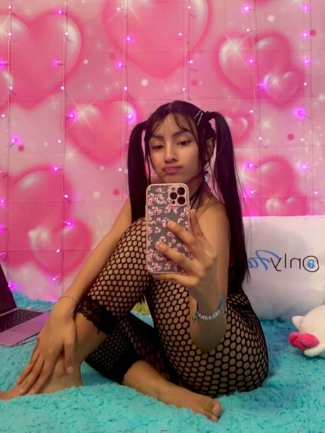 everestxo art actress picture