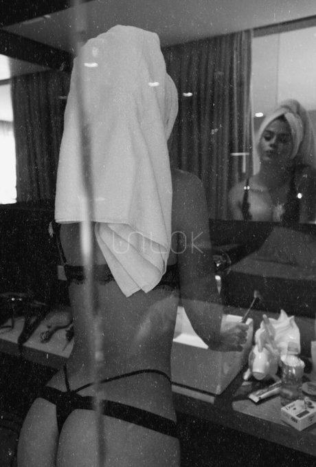 Nicole Mier model erotic photo