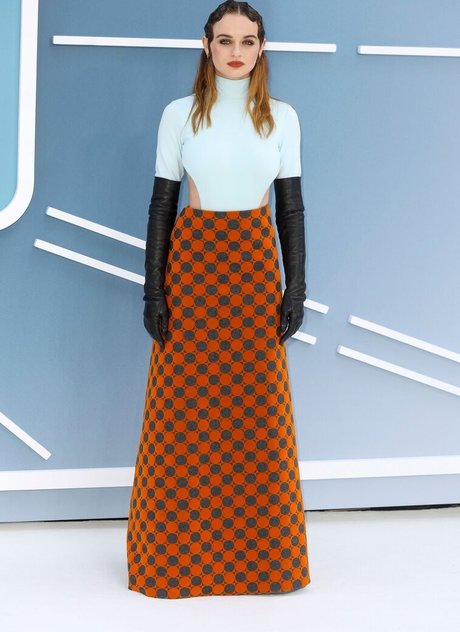 Joey King star naked photos