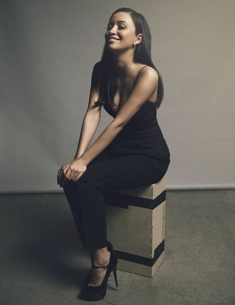 Christian Serratos xxx model pics