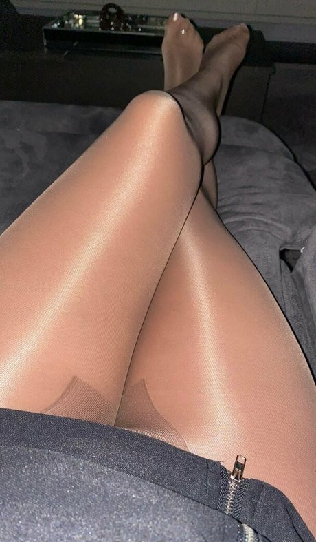 lady s model xxx image