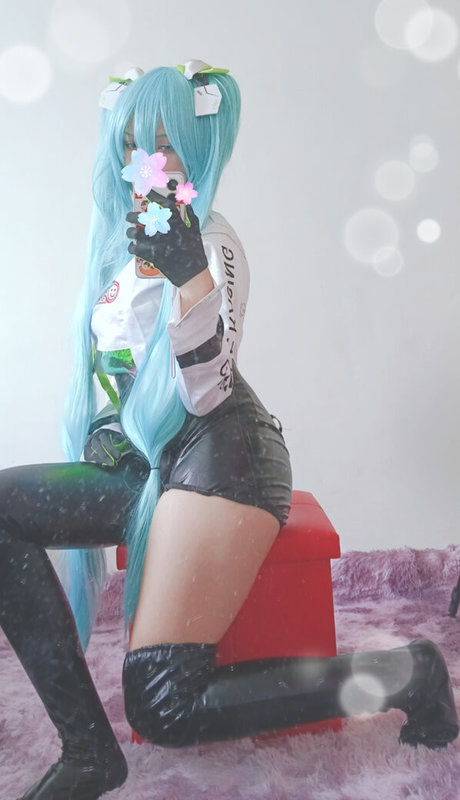 Yuusachii model xxx image