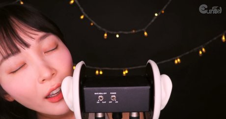 Eunzel ASMR sex model photo