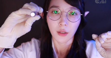 Eunzel ASMR porn star photo