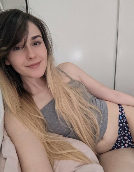 kittenbellnsfw hot model photos