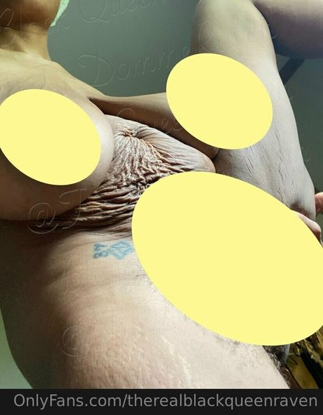 therealblackqueenraven star hot pic