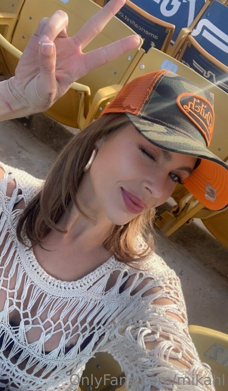 mikahl naked model photo