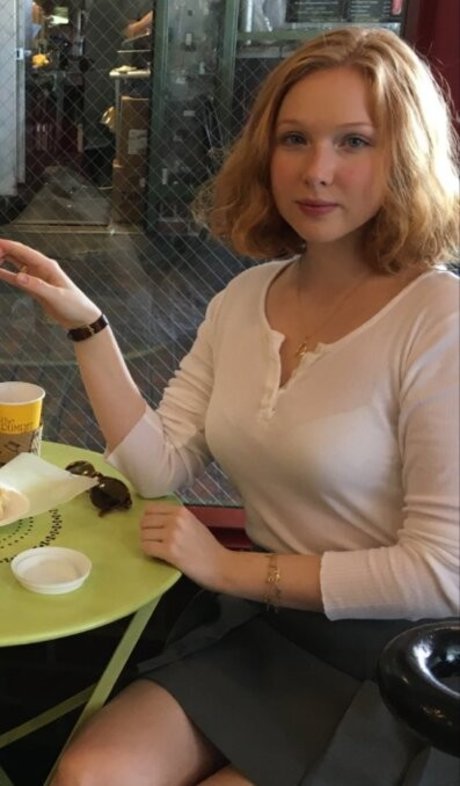 Molly Quinn star porn archive