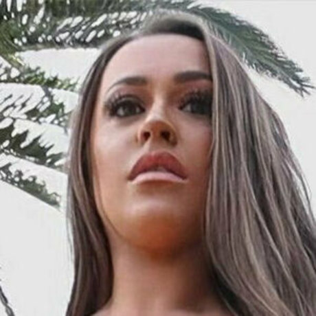 leannecrowonlyfans star hd pics