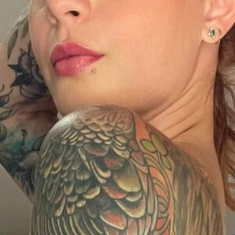 Becca Bloom naked star photo